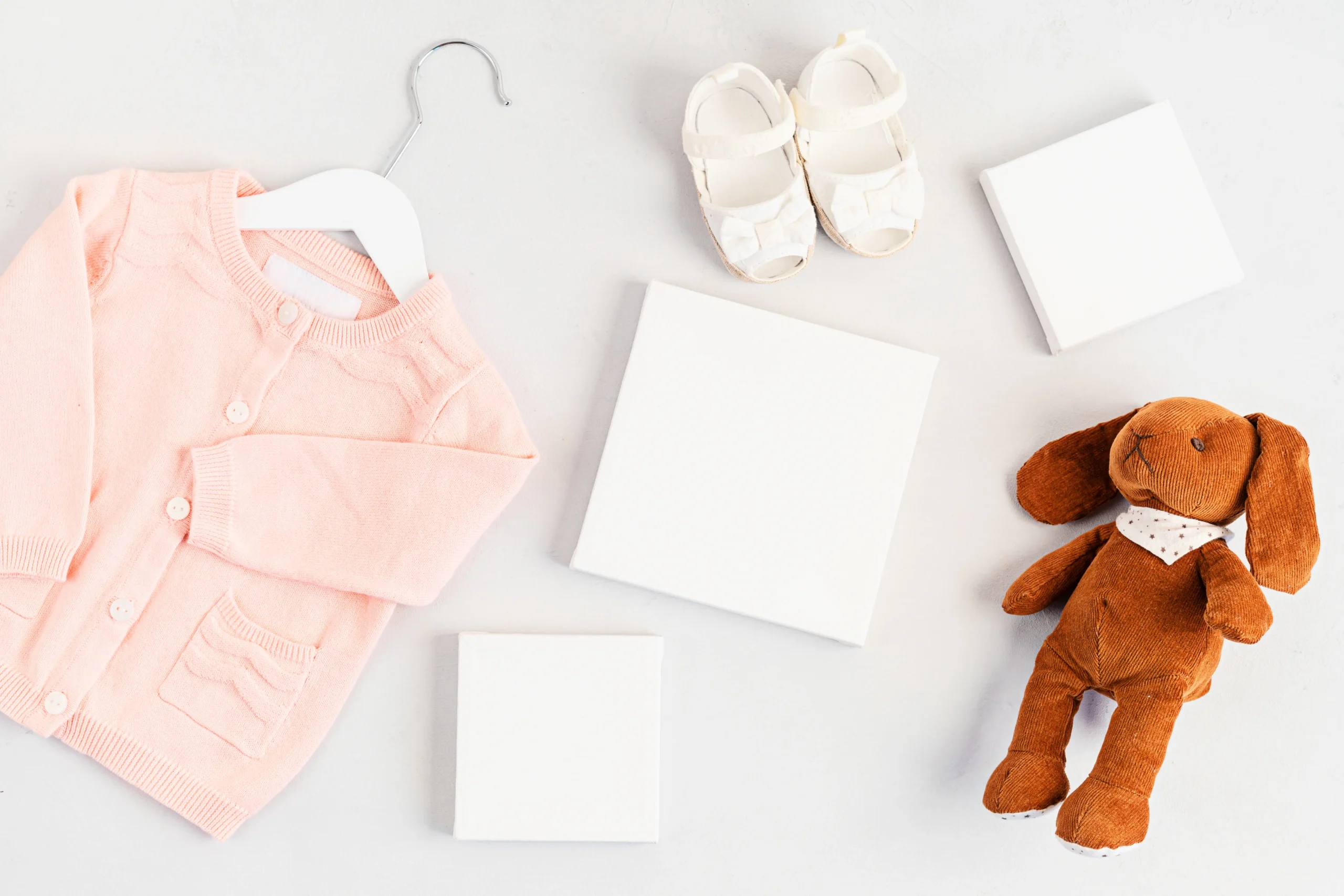 Ropa infantil y juguetes